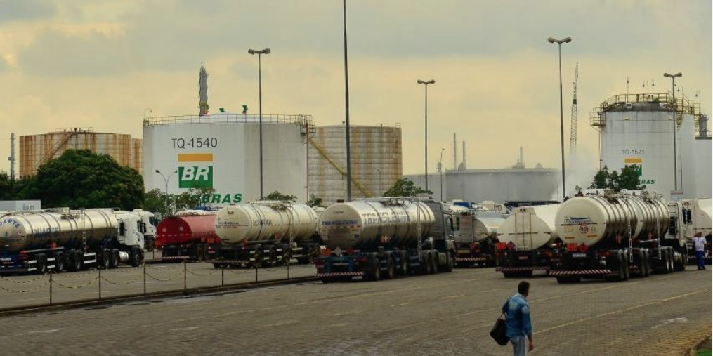 Guerra no Oriente Médio pode aumentar preço do diesel, diz Petrobras