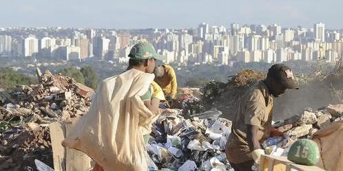 Mesmo com determinação legal para extinção, mais de 3 mil lixões seguem abertos no Brasil