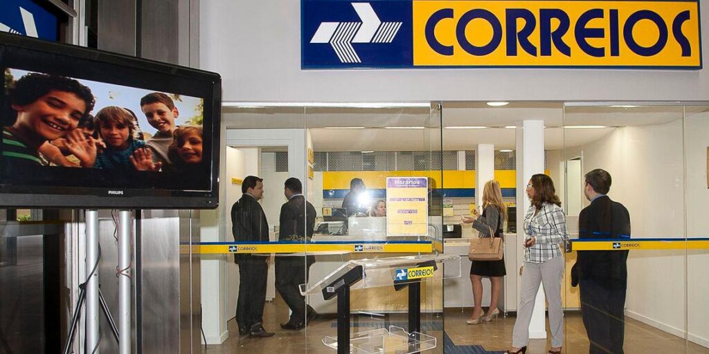 Correios lançam concurso com 33 vagas e salário de até R$ 6,8 mil