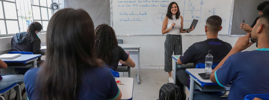 Educação de Minas apresenta novas diretrizes para o ensino médio a partir de 2025